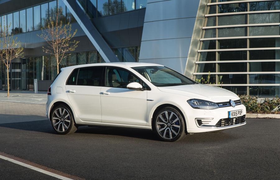  Volkswagen Golf GTE 2015 года  (UK) (фото 18 из 22)